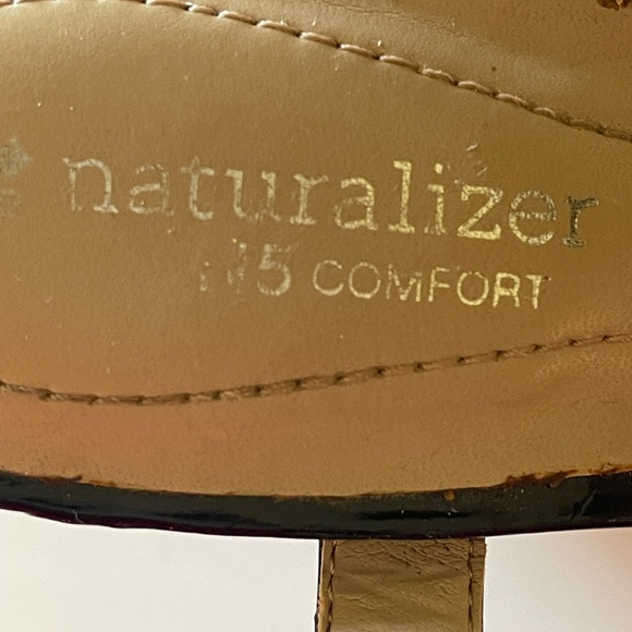 Naturalizer strappy heels with slight platform. Black patent. Size 7 1/2 - Picture 8 of 9